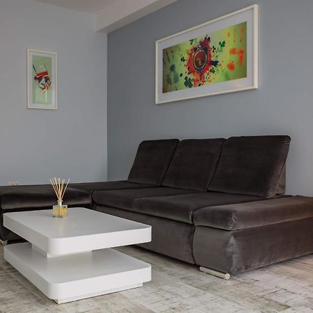 Ferienwohnung Central Bliss Suceava Exterior foto